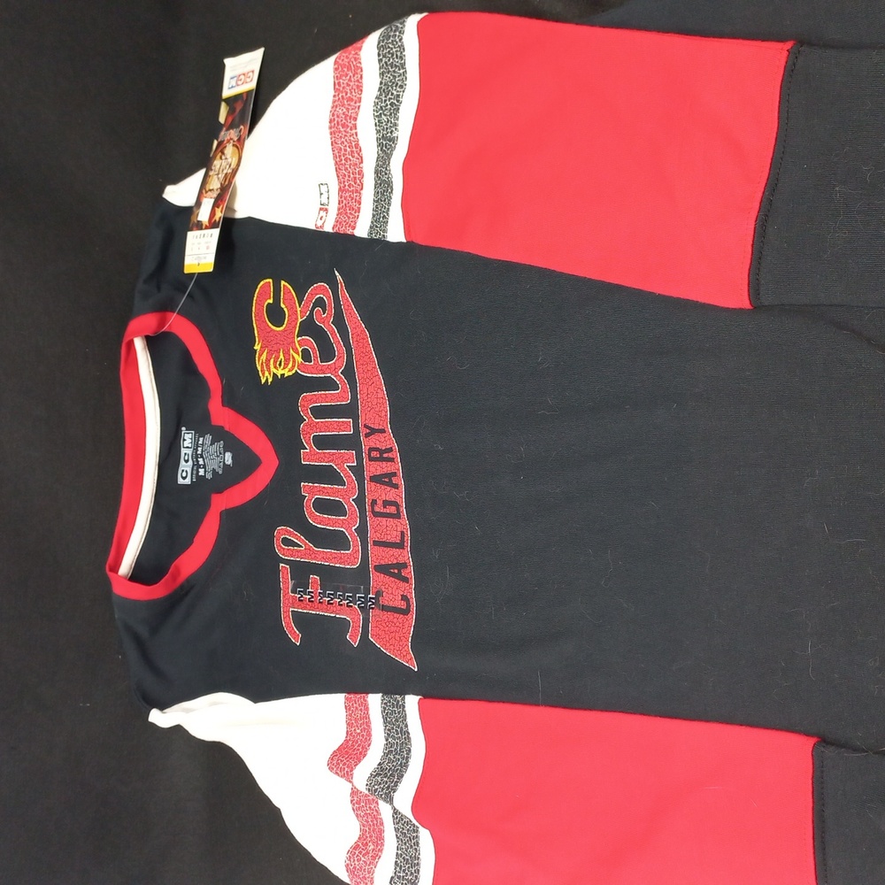 CCM Official Vintage Apparel Calgary Flames L/S  Tee-Shirt Henley